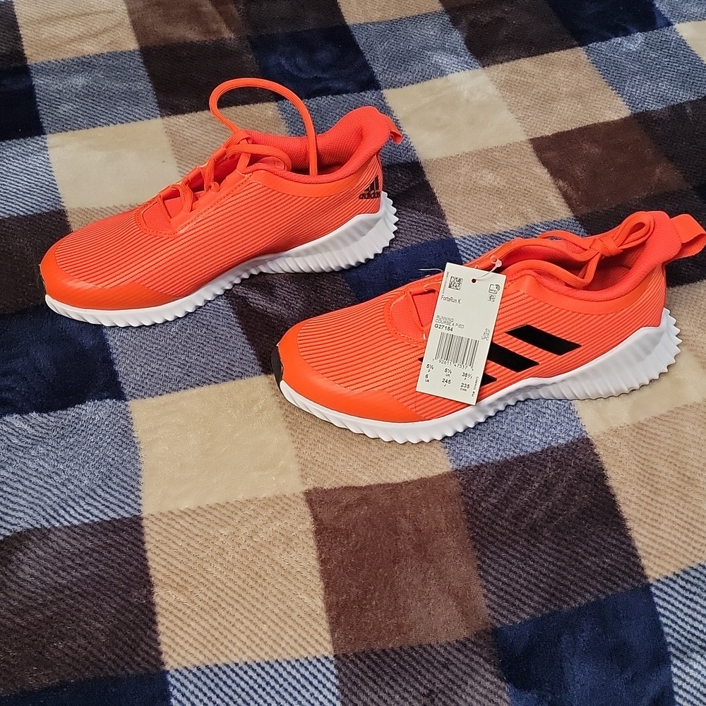 Sneakers - Picture 3 of 3